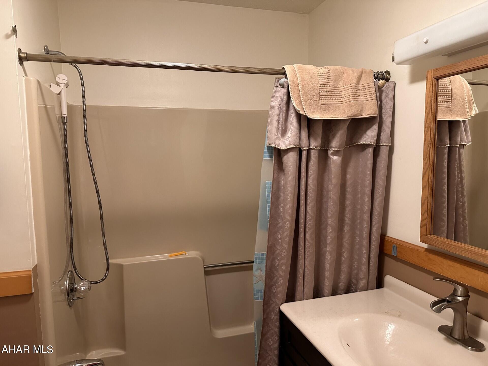 Glendale Yearound - Residential