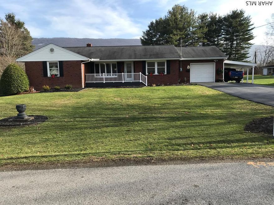 Very nice well maintained ranch in a quiet neighborhood. Perfect location Large master with Full bath. 16x31 workshop with electric. This home is move in ready. Schedule a showing ,will not last long !!!!!