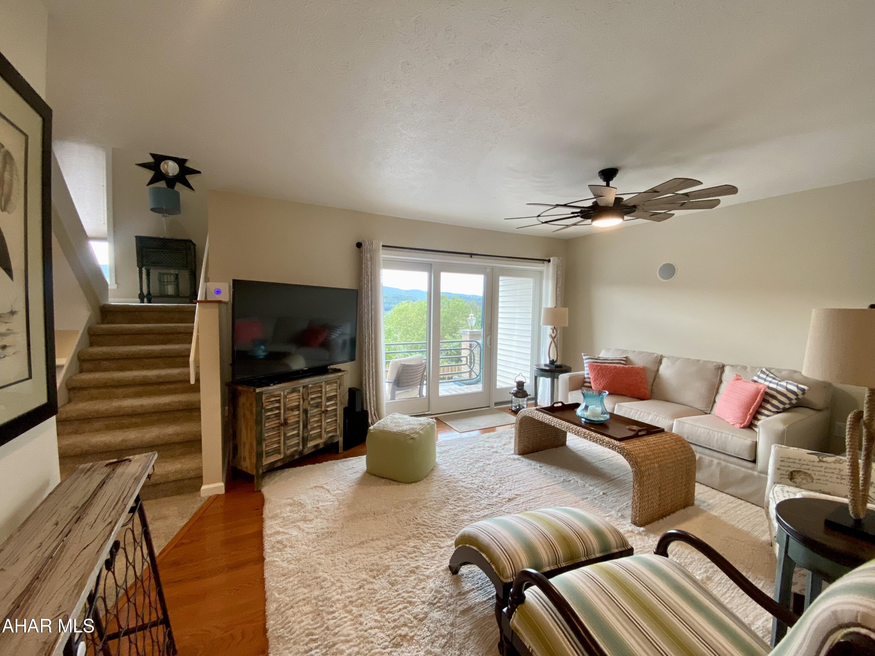 Canoe Creek - Residential