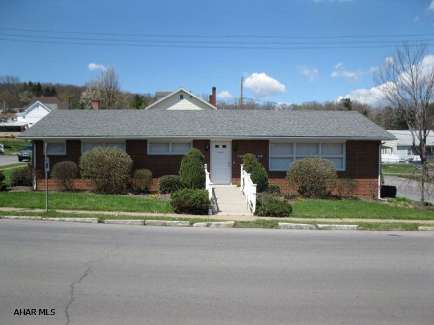 Has been used as a medical office for 15 years.  Lots of potential.  Could be a professional office, medical office...or turn it into campus housing.  13 parking spaces...near hospital and campus. priced right.