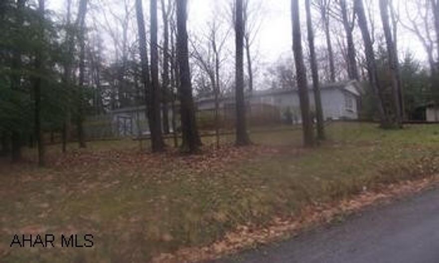 Go To Glendale Year Round Gate, Go Straight to a Y in the Road, Bear Right onto Harmony then make Right onto Vista View.  Property on Left.Go To Glendale Year Round Gate, Go Straight to a Y in the Road, Bear Right onto Harmony then make Right onto Vista Nice 2 Bedroom Mobile Home.  All Newer Appliances, Fireplace, All Furniture Included Too, Large Deck on 1/2 Acre in Glendale Year Round.