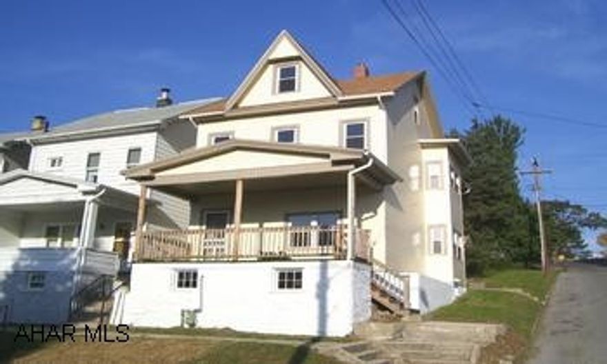 Realtor owned.  4 BR, 1.5 BA home on corner lot. Good roof, new furnace & flooring, newer windows . Main floor laundry & 1/2 bath. All appliances included. Baker elementary. Realtor owned.  4 BR, 1.5 BA home on corner lot. Good roof, new furnace & flooring, newer windows . Main floor laundry & 1/2 bath. All appliances included. Baker elementary.