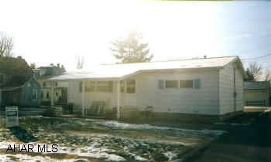 CUTE & COZY RANCHER. FINISHABLE BASEMENT. COVERED PATIO, RECENT ROOF. MOVE-IN CONDITION. SELLER WILL CONTRIBUTE $1000 TOWARDS BUYERS CLOSING COSTS FOR ACCEPTABLE OFFER.