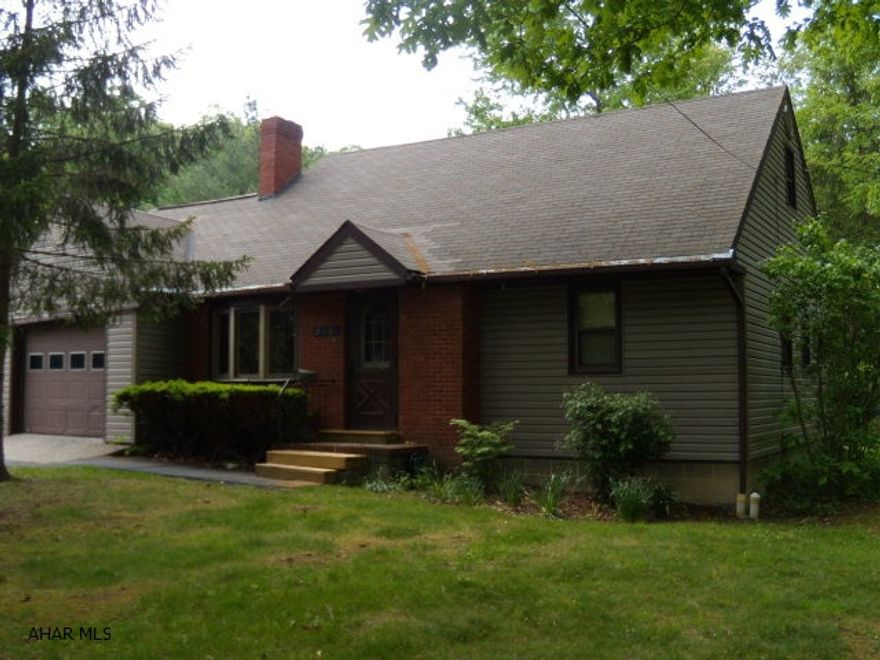 Nice cape cod with 4 bedrooms and 2 baths.  Needs updated but mechanics are very good.  Quiet area near the Penn State Altoona Campus.  Lots of potential for the handiman.  Great for a family starting out!