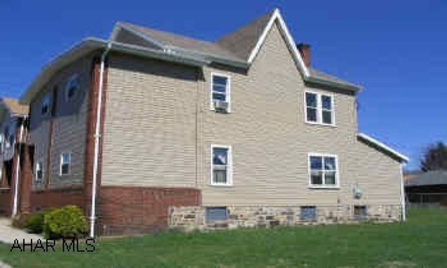 2 BEDROOMS 1ST FLOOR, 2-4 BEDROOMS POSSIBLE ON SECOND FLOOR.  WATER PAID BY OWNER.  NEWER ROOF AND THERMO WINDOWS.  GREAT RENTAL HISTORY.  FIRST FLOOR 16 YEARS, SECOND FLOOR 4 YEARS. 2 BEDROOMS 1ST FLOOR, 2-4 BEDROOMS POSSIBLE ON SECOND FLOOR.  WATER PAID BY OWNER.  NEWER ROOF AND THERMO WINDOWS.  GREAT RENTAL HISTORY.  FIRST FLOOR 16 YEARS, SECOND FLOOR 4 YEARS.