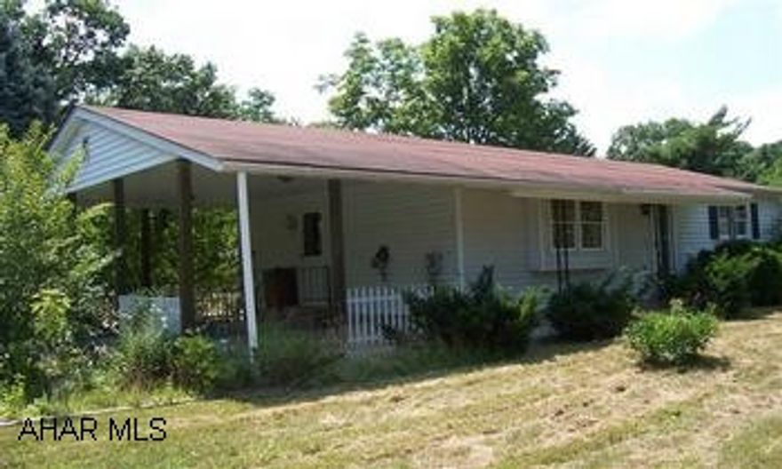 Great ranch home in Greenwood.