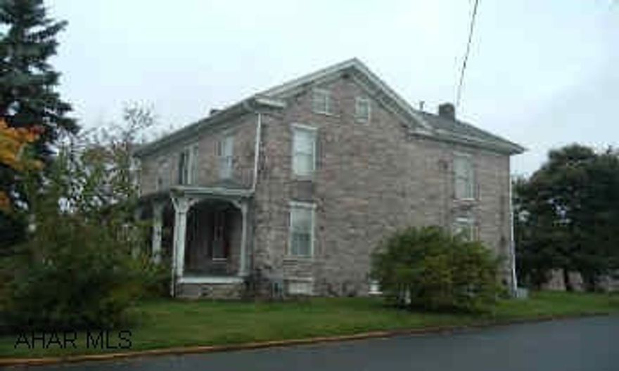 Beautiful "true" Victorian home - 10 ft ceilings, spacious rooms throughout "lovin the old" but all new. Possession - see agent Gorgeous totally renovated home with lots of the original character that makes this home "awesome"!  Oh so charming!  An exciting home!