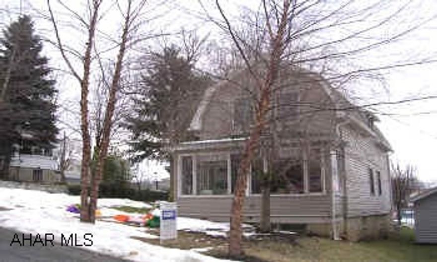 COMPLETELY RENEWED 2 BEDROOM, 2 STORY WITH ONE CAR GARAGE. ADORABLE 2 BEDROOM 2 STORY.  2 YEAR OLD OAK KITCHEN.  INTERIOR TOTALLY RENEWED IN 2003.  OLD FASHIONED BATH TUB.  IT'S A DOLL HOUSE!!  RANGE IS EXCLUDED.   NEW WALLS, WINDOW, KITCHEN , BATH, CARPET, ELECTRIC, FURNACE AND A/C.