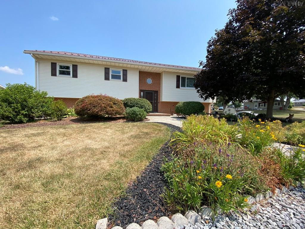 Lakewood Manor - Residential