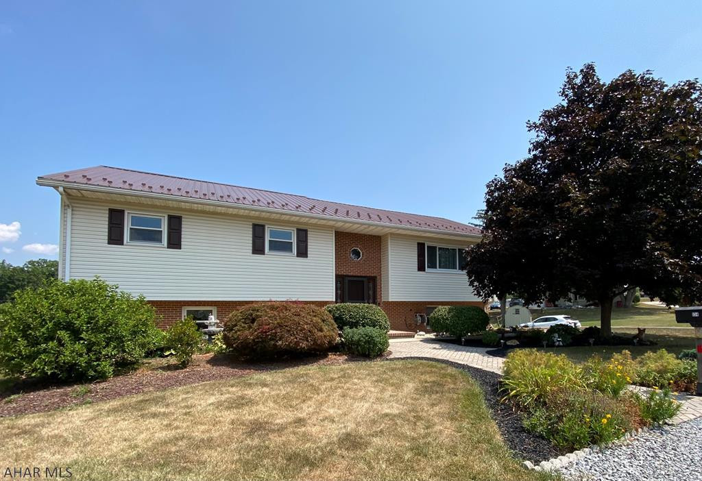 Lakewood Manor - Residential