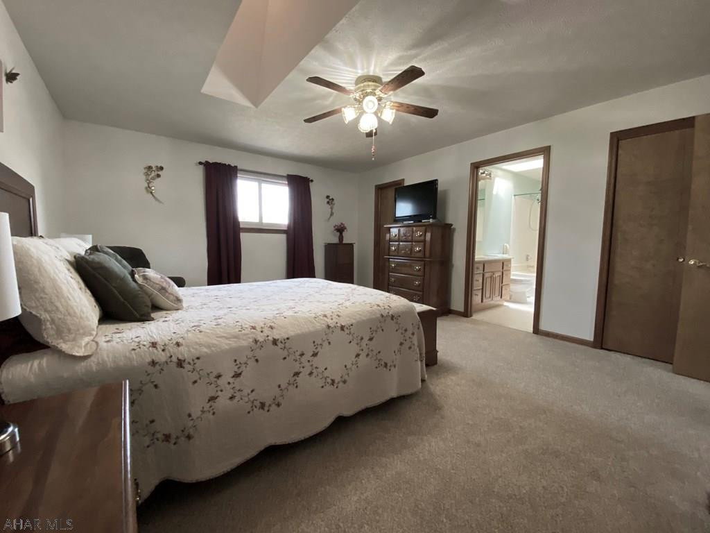 Lakewood Manor - Residential