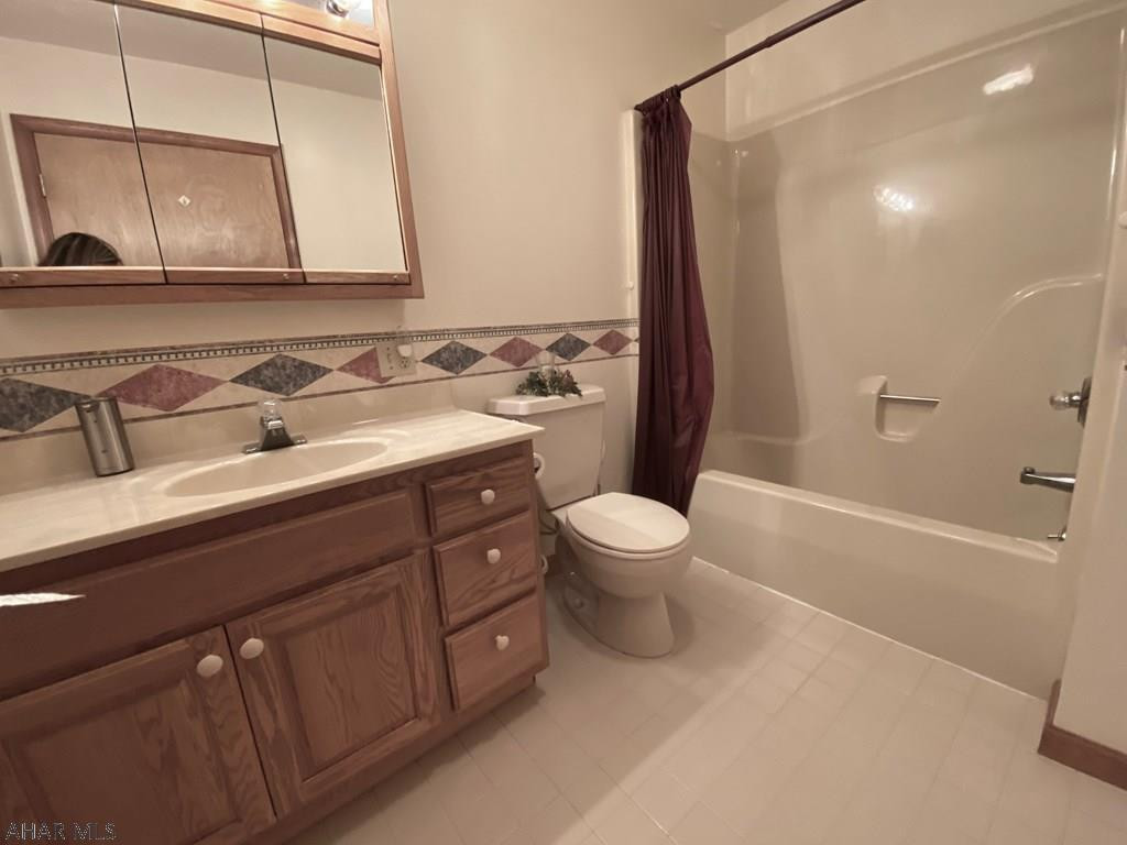 Lakewood Manor - Residential