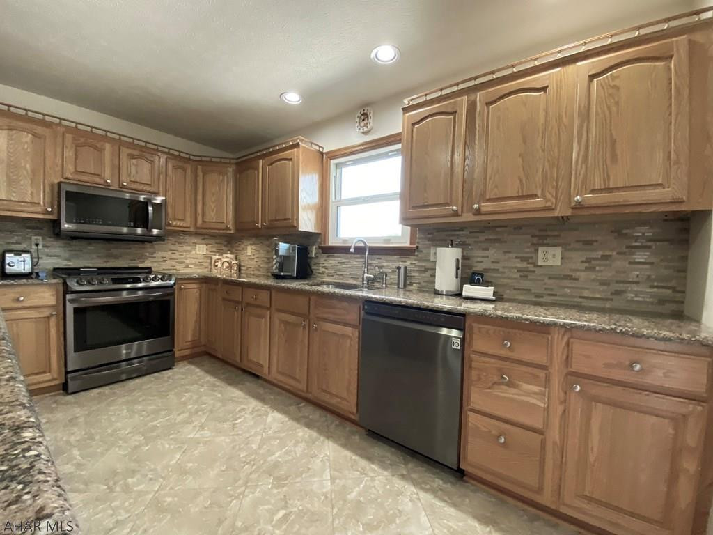 Lakewood Manor - Residential