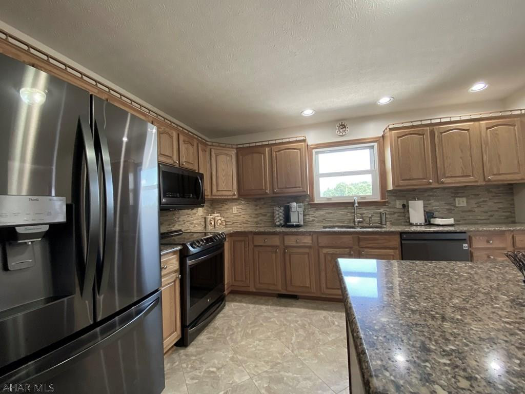 Lakewood Manor - Residential