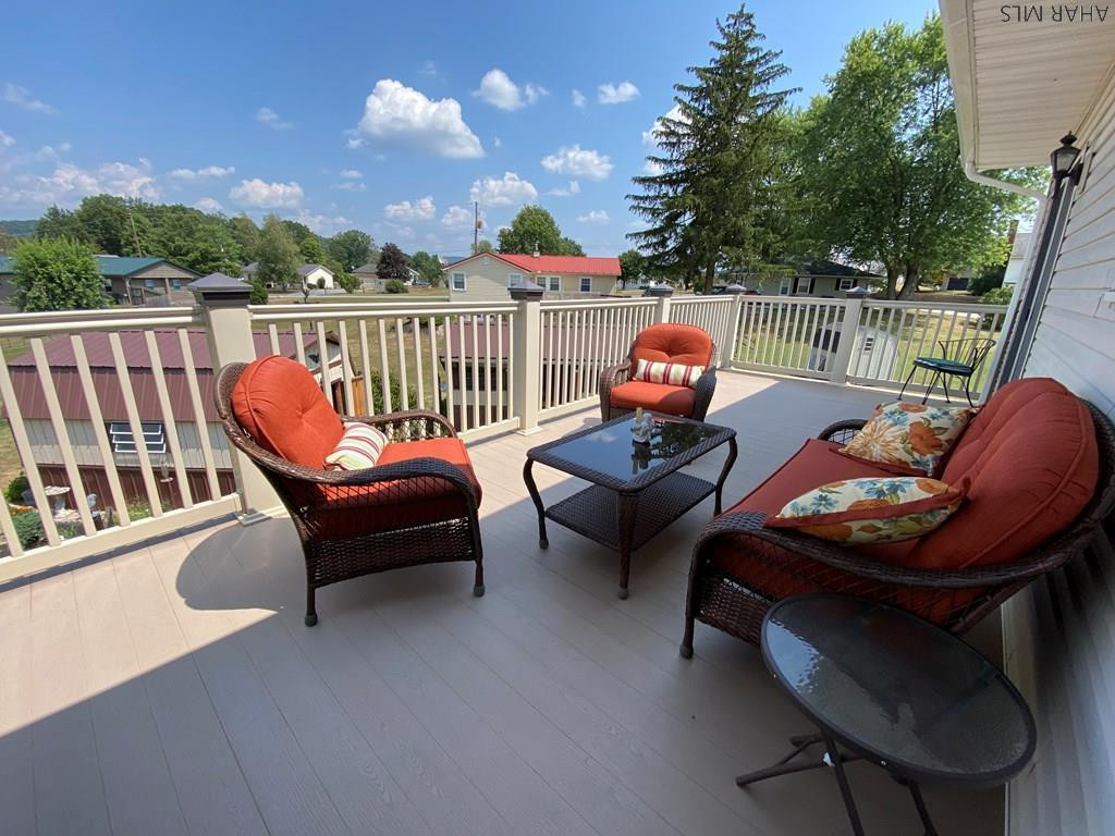 Lakewood Manor - Residential