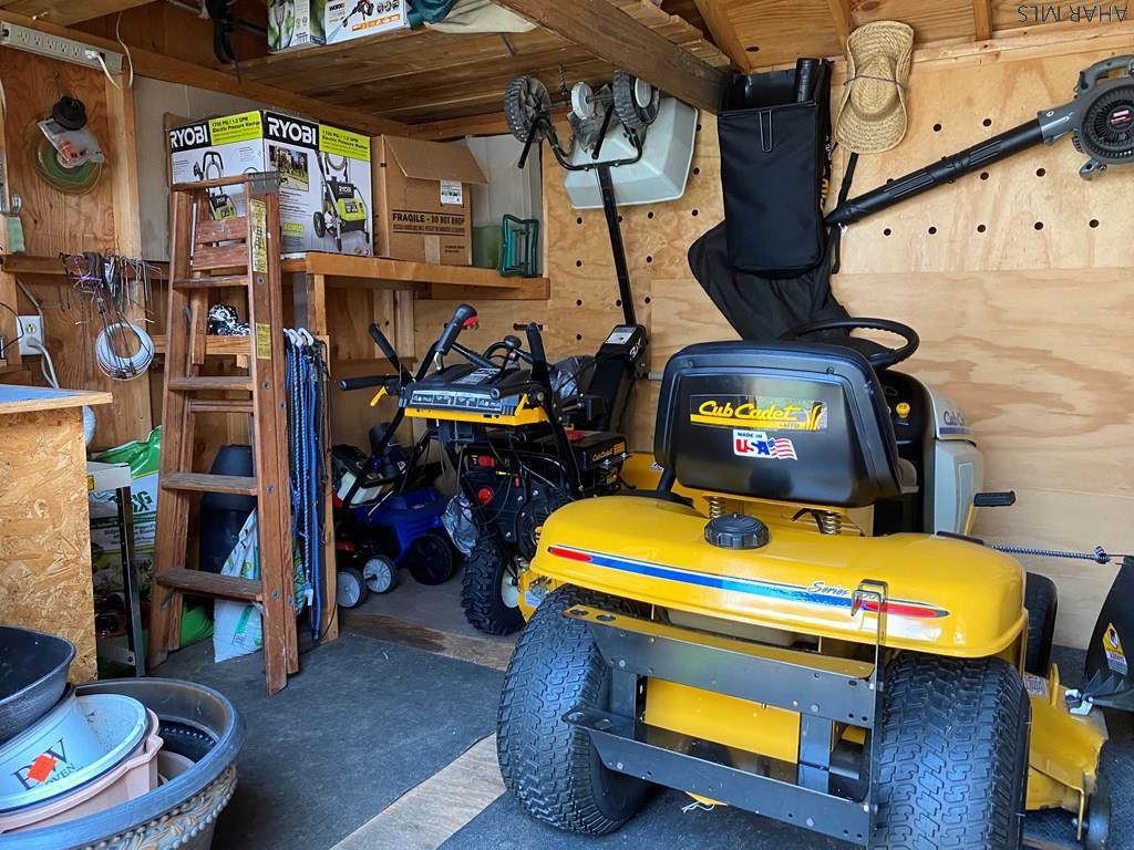 Lakewood Manor - Residential