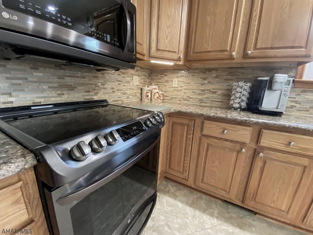 Lakewood Manor - Residential