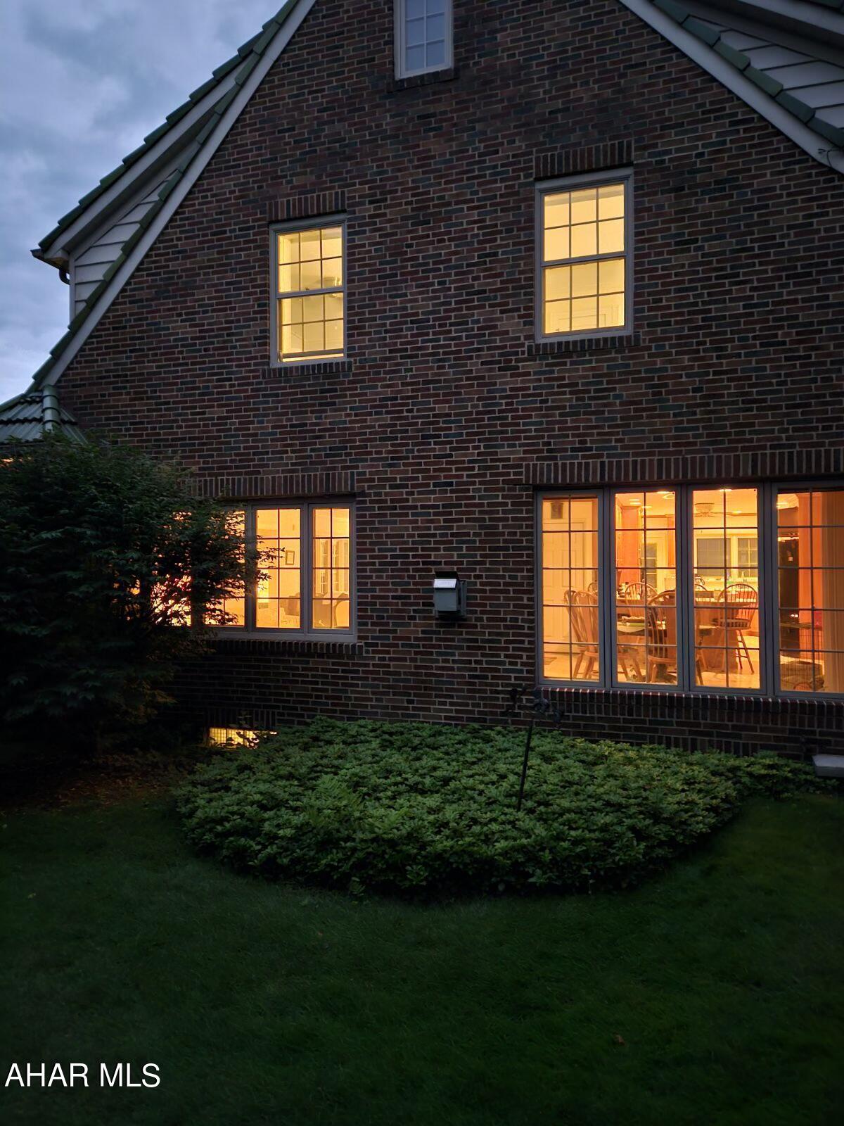 Baker Mansion - Residential