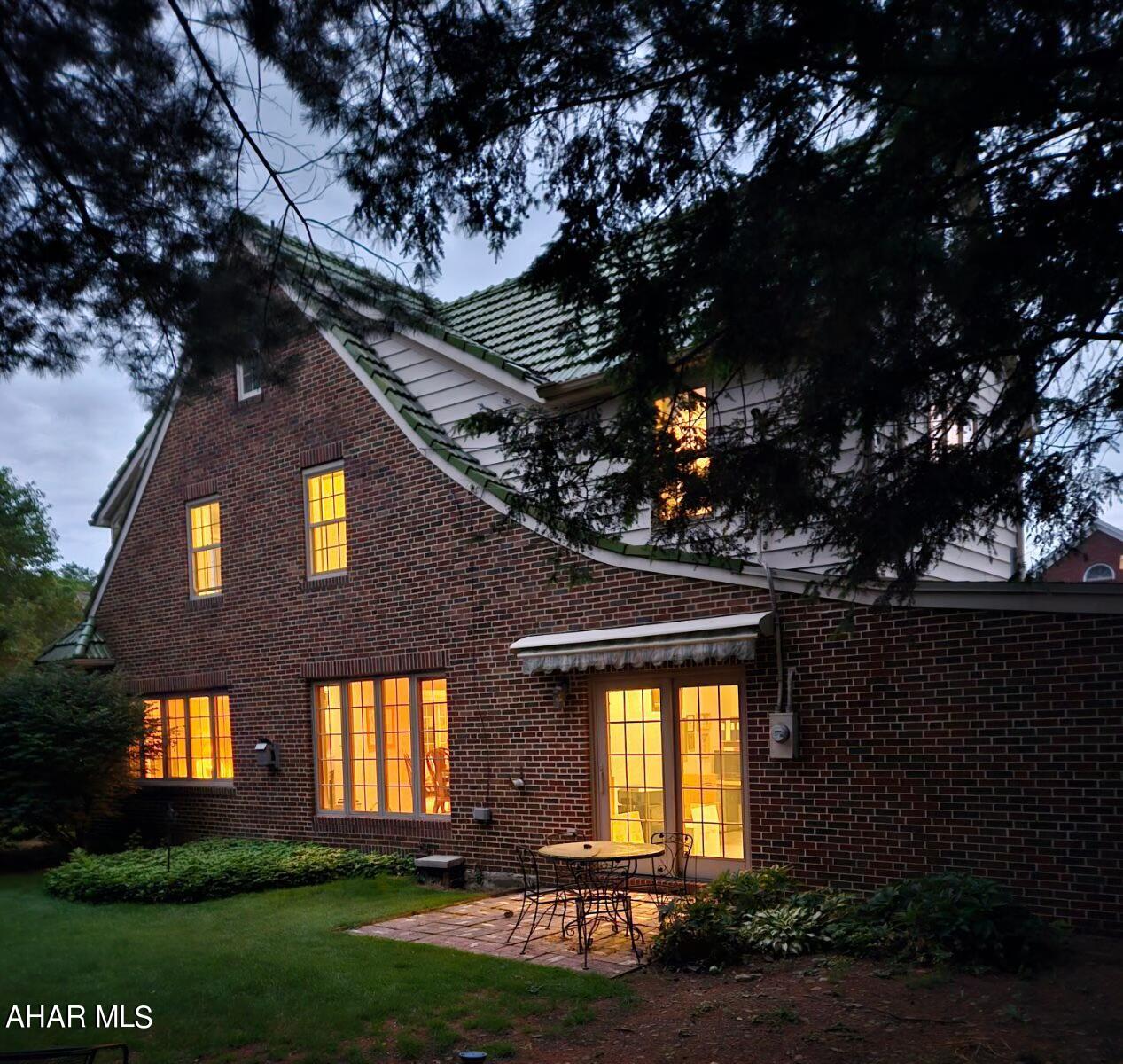 Baker Mansion - Residential