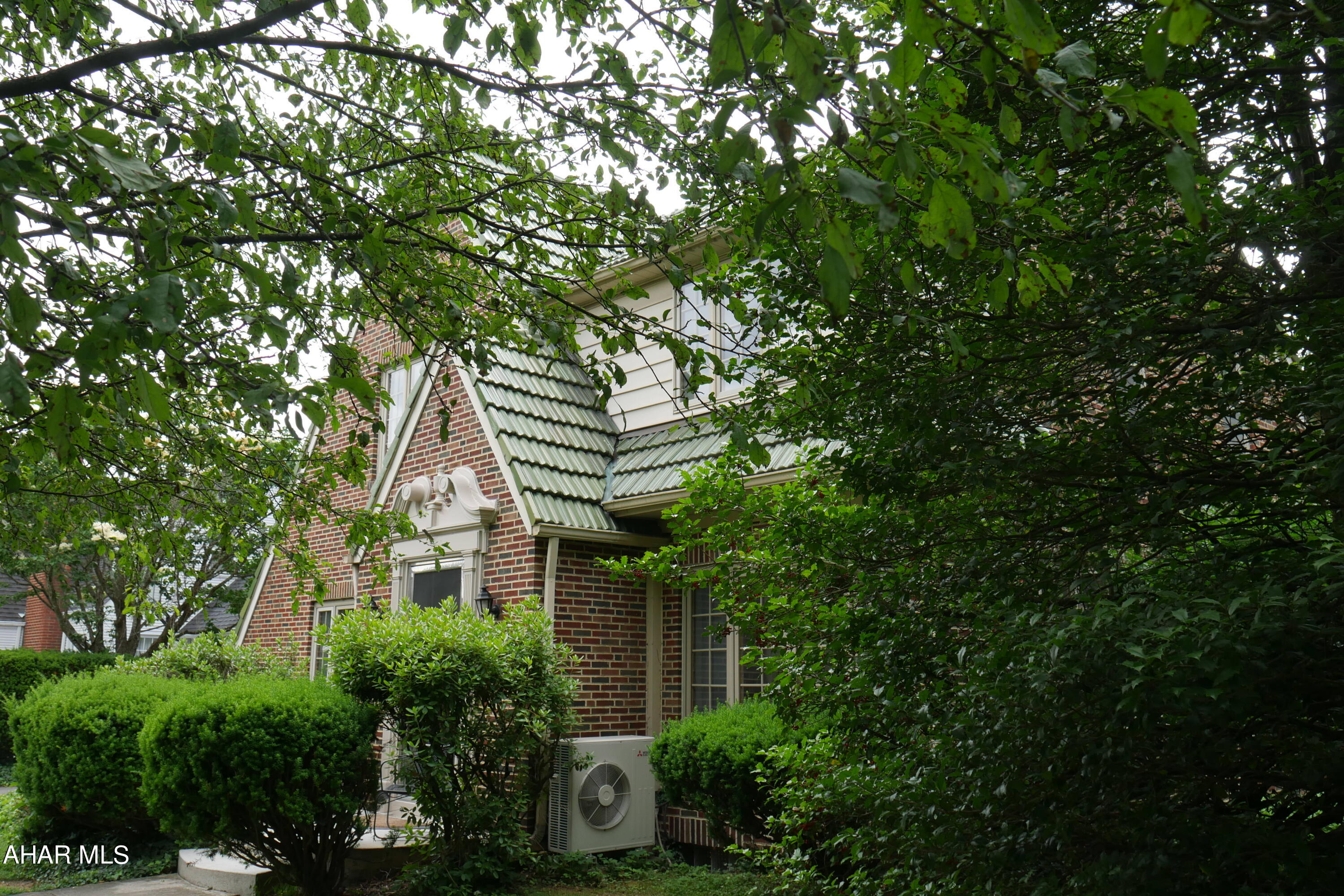 Baker Mansion - Residential