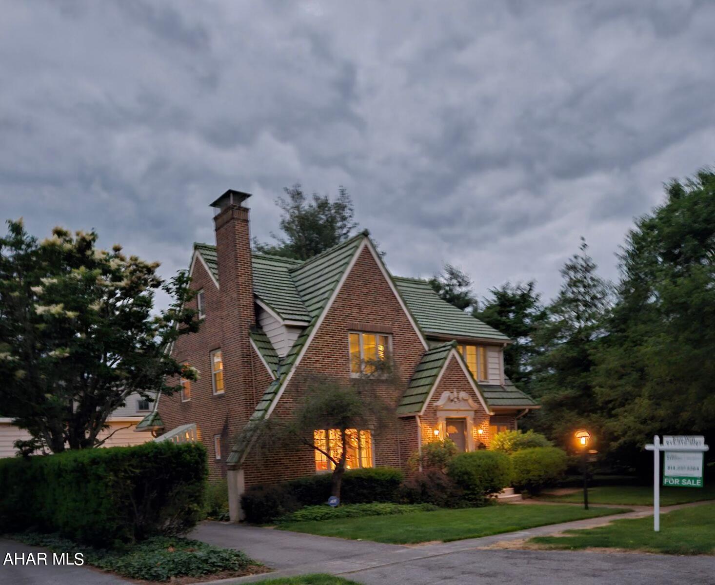 Baker Mansion - Residential