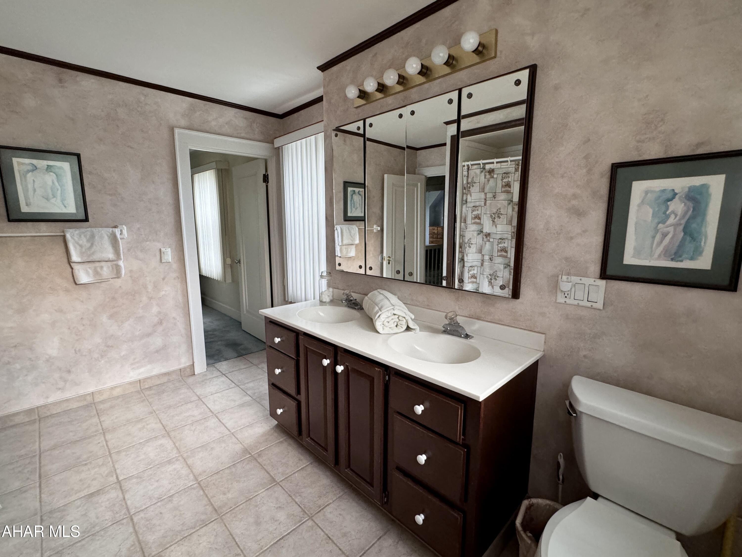 Baker Mansion - Residential