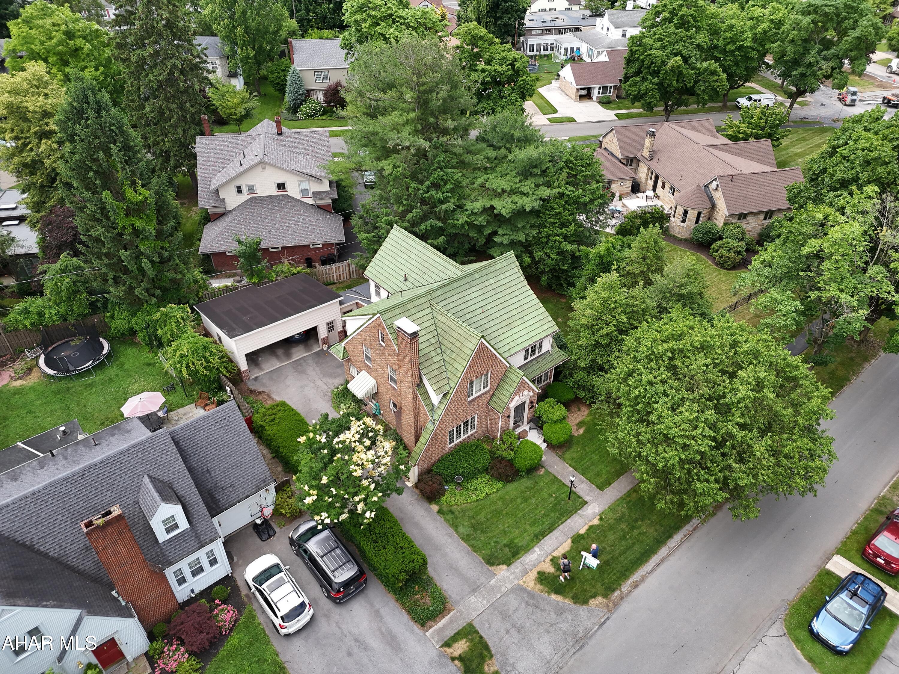 Baker Mansion - Residential
