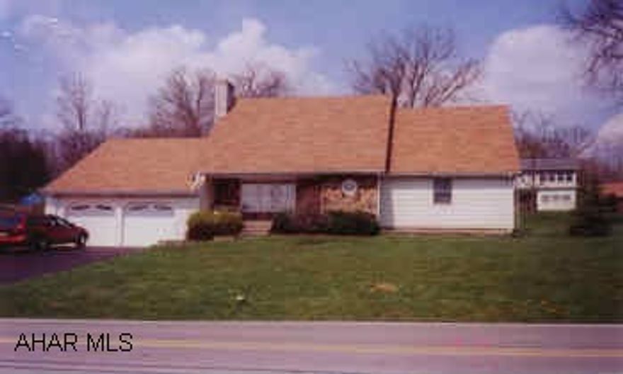 4 BR, 2.5 BA W/VAULTED CEILINGS, 3 ZONED HEAT, SCREENED PATIO & CONCRETE LIGHTED B-BALL COURT & ABOVE GROUND POOL.  ONE OWNER FOUR BEDROOM W/2.5 BATH. THIS IMMACULATE HOME FEATURES VAULTED CEILINGS, 3 ZONE GHW HEAT, SCREENED PATIO & NEWER FLOORING THROUGHOUT. KITCHEN HAS AMPLE CABINETRY. STONE COLUMN IN LR CAN BE OPENED INTO FIREPLACE. FULL BASEMENT WALKS OUT INTO GARAGE AND ALSO HAS A WORKSHOP.  BACK YARD FEATURES POOL AND LIGHTED B-BALL COURT. PROPERTY INSPECTION & PEST INSPEC. COMPLETED BY OWNER.