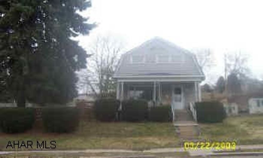 Remodeled 2 story on a beautiful lot.  Private driveway, nice deck, new shed included, new roof.  Open floor plan.  Close after 8/15/03. Remodeled 2 story on a beautiful lot.  Private driveway, nice deck, new shed included, new roof.  Open floor plan.  Close after 8/15/03.