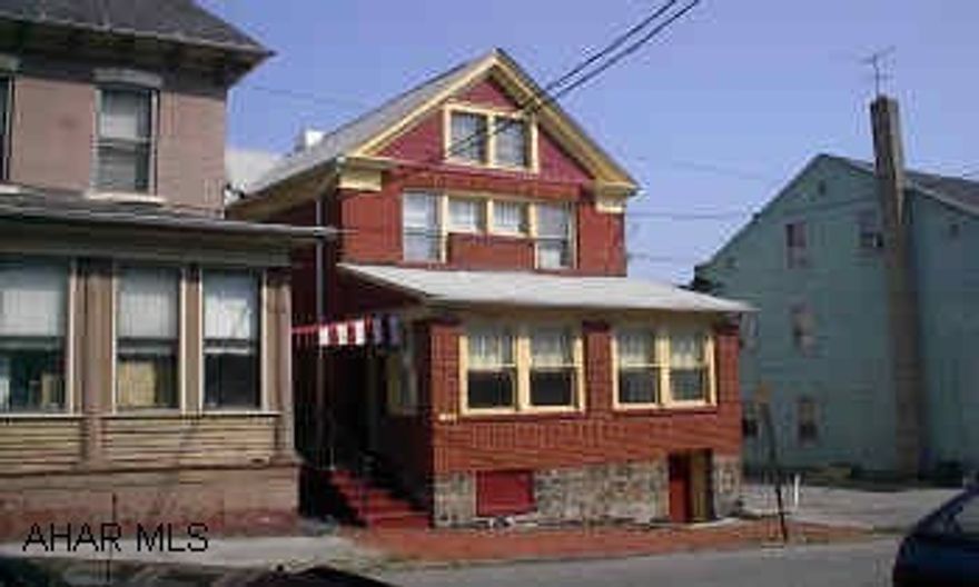 Vacant Take Key & Go Great Starter home.Nice 3 Bedroom Brick New Modern Bath, Good mechanics through out. Vacant Take Key & Go, Great Starter Home. Nice 3 Bedroom Brick New Modern Bath, Good mechanics through out.