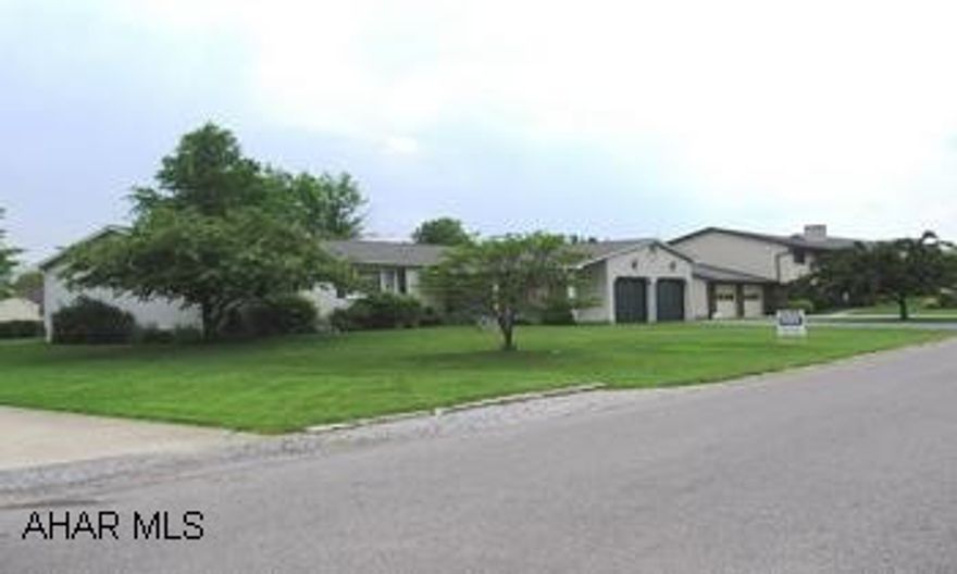 3 BEDROOMS, 1.75 BATHS, CENTRAL AIR, CENTRAL VAC, GAS FIREPLACE, FIRST FLOOR LAUNDRY ROOM, LARGE GARAGE.  MUST SEE INTERIOR.  CALL SALLY 932-9032.