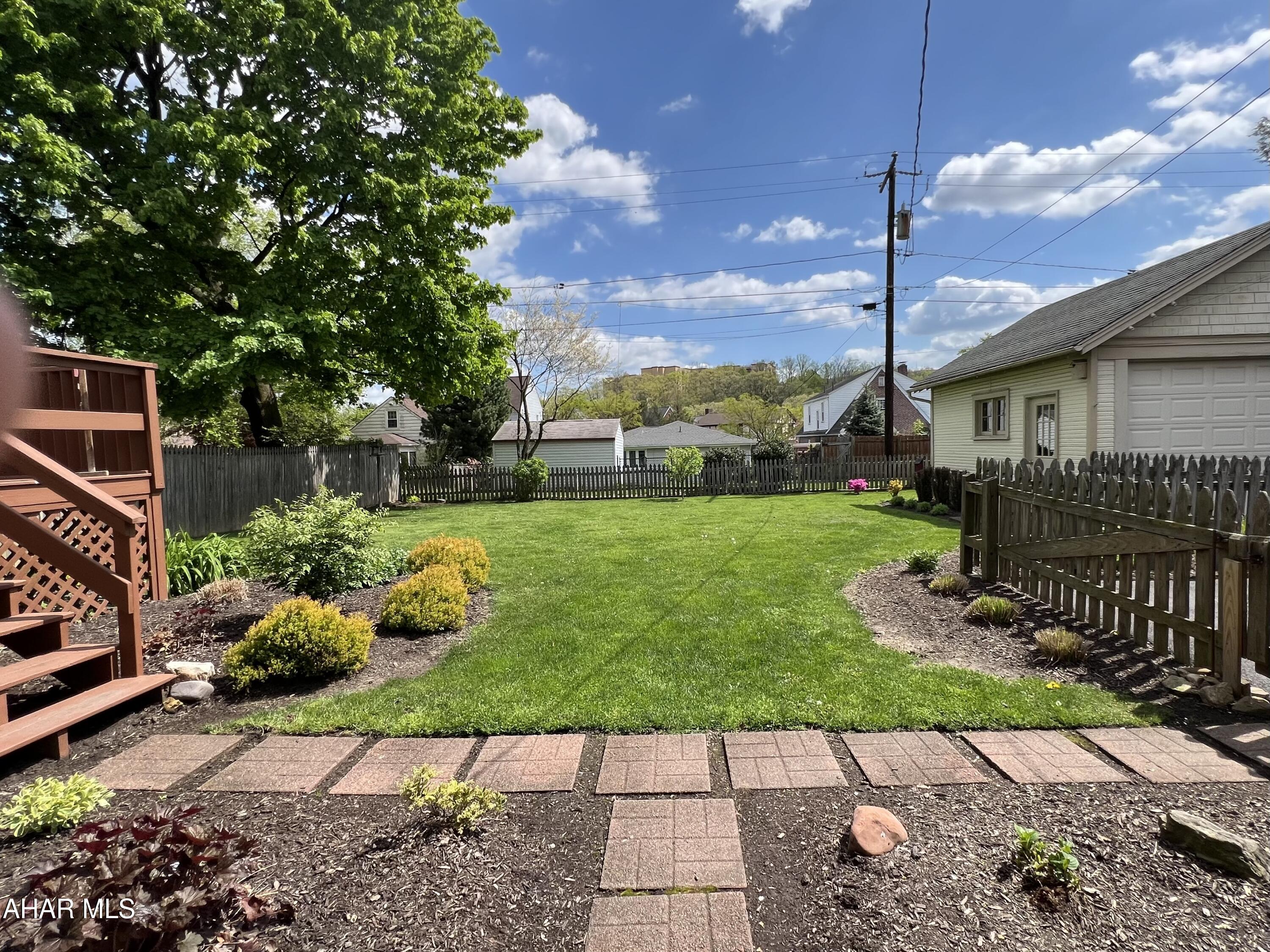 Baker Mansion - Residential