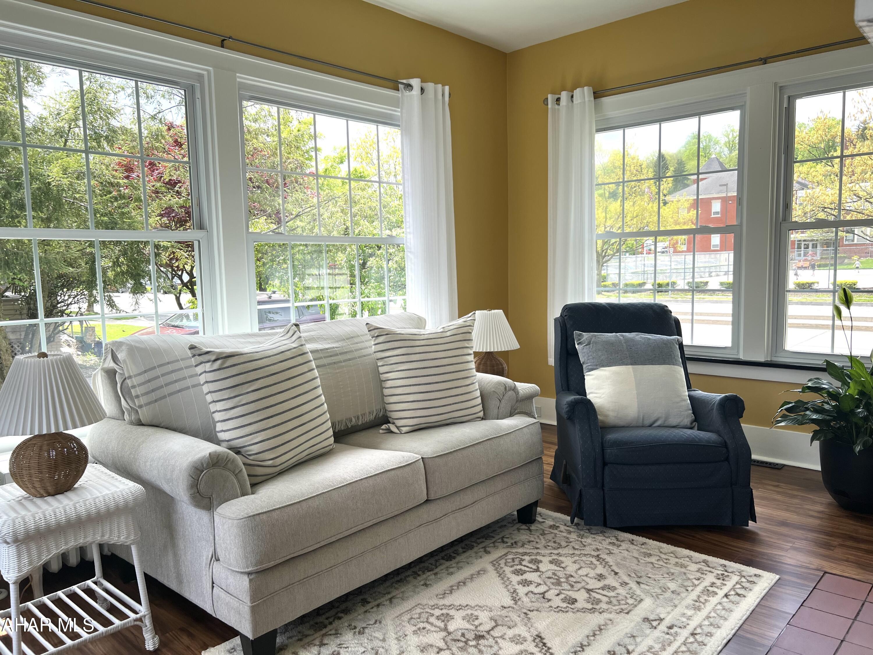 Baker Mansion - Residential