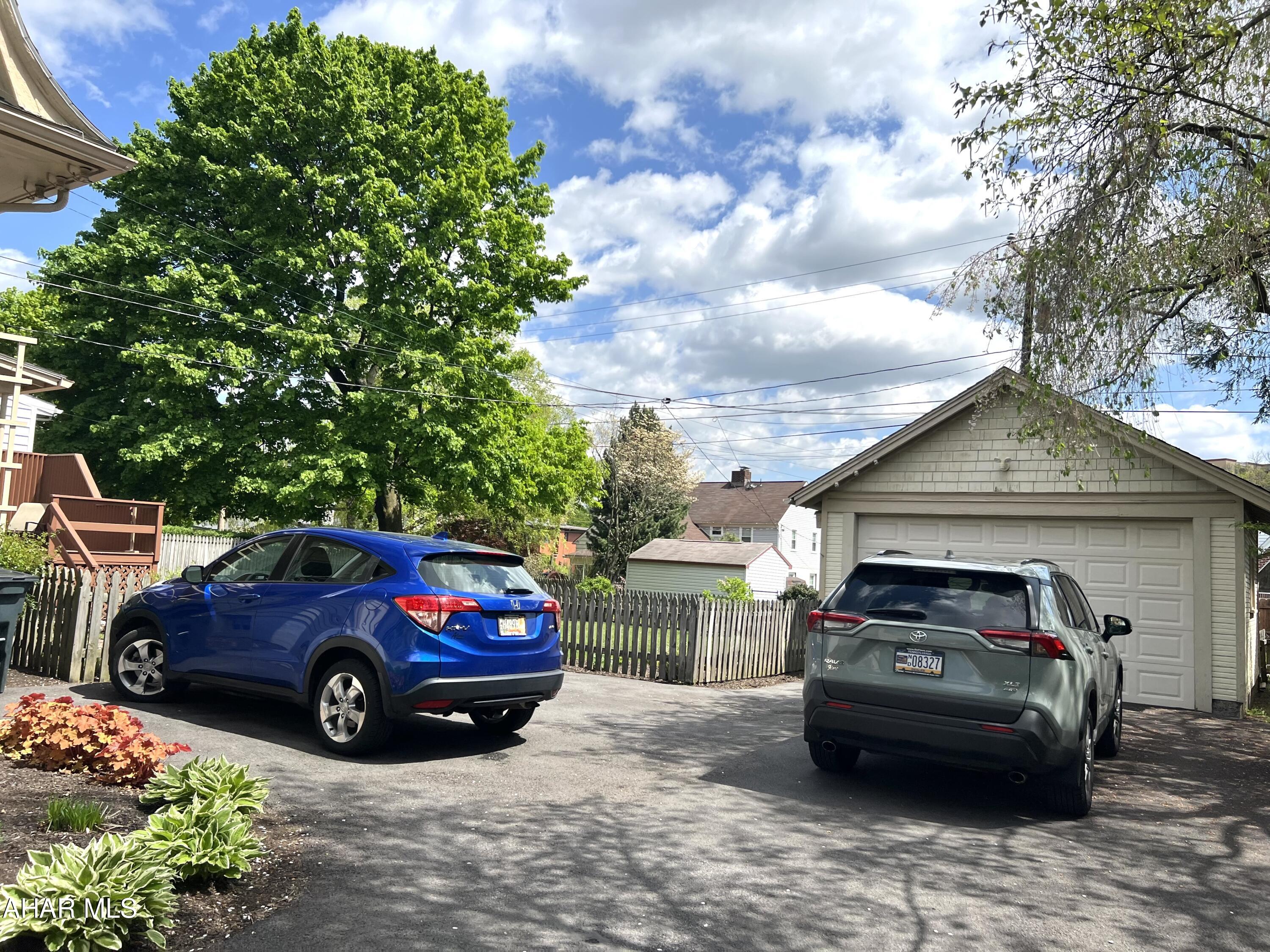 Baker Mansion - Residential