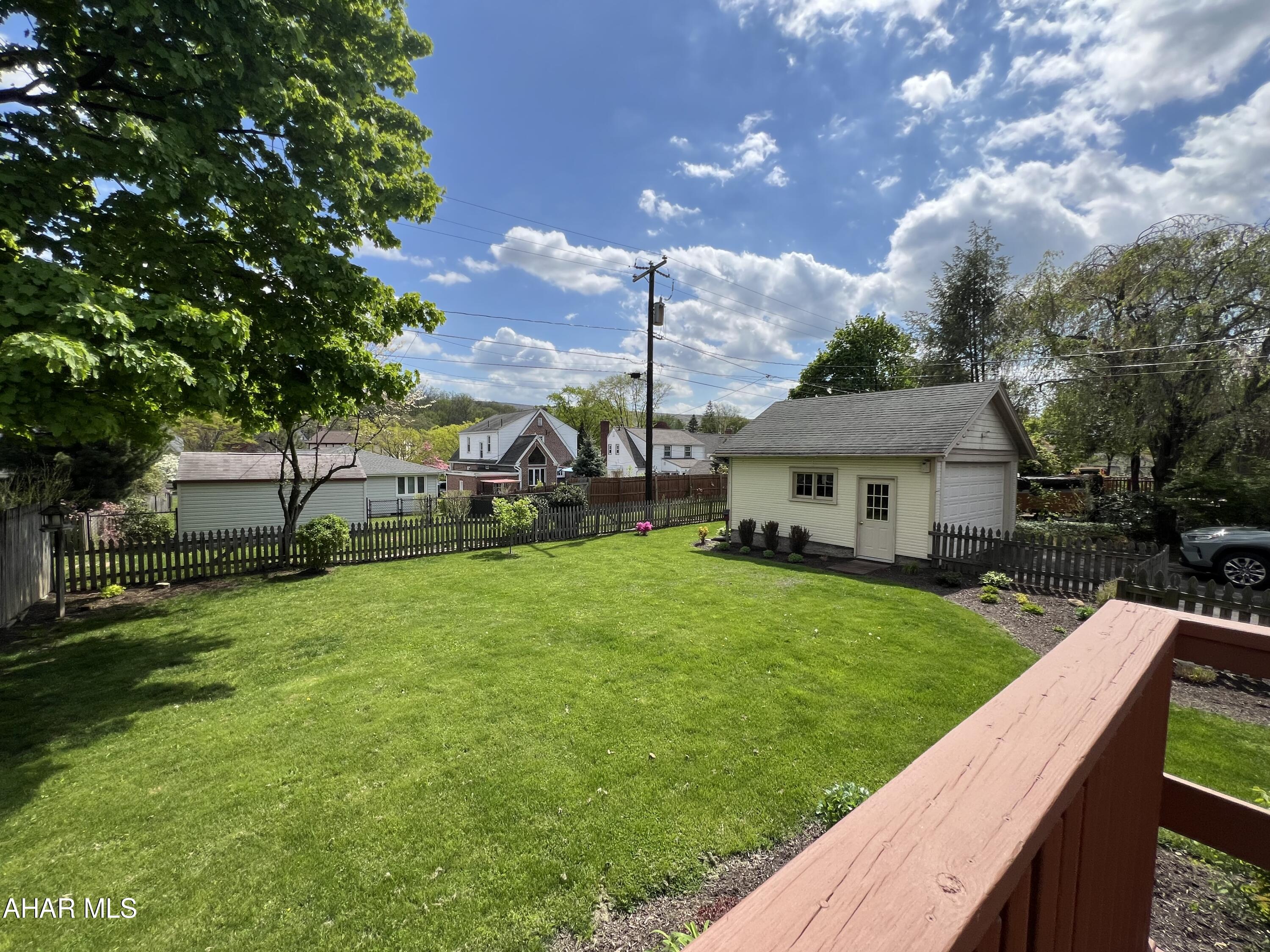 Baker Mansion - Residential