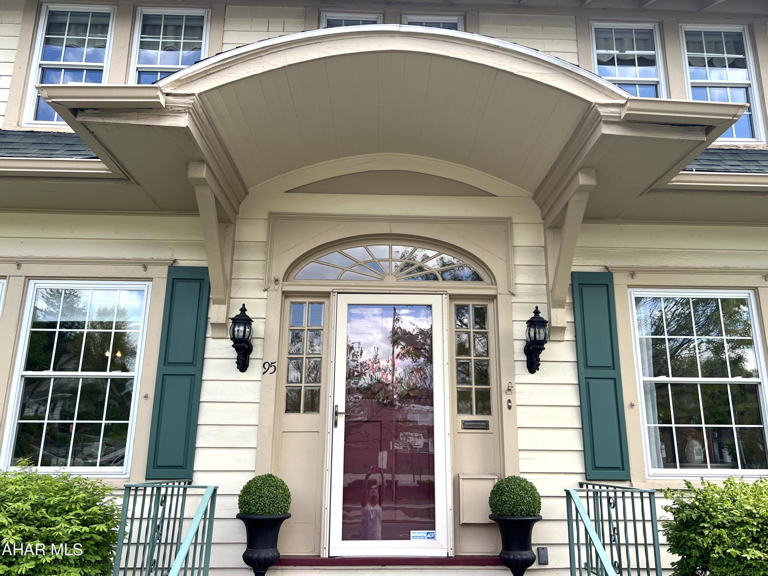 Baker Mansion - Residential