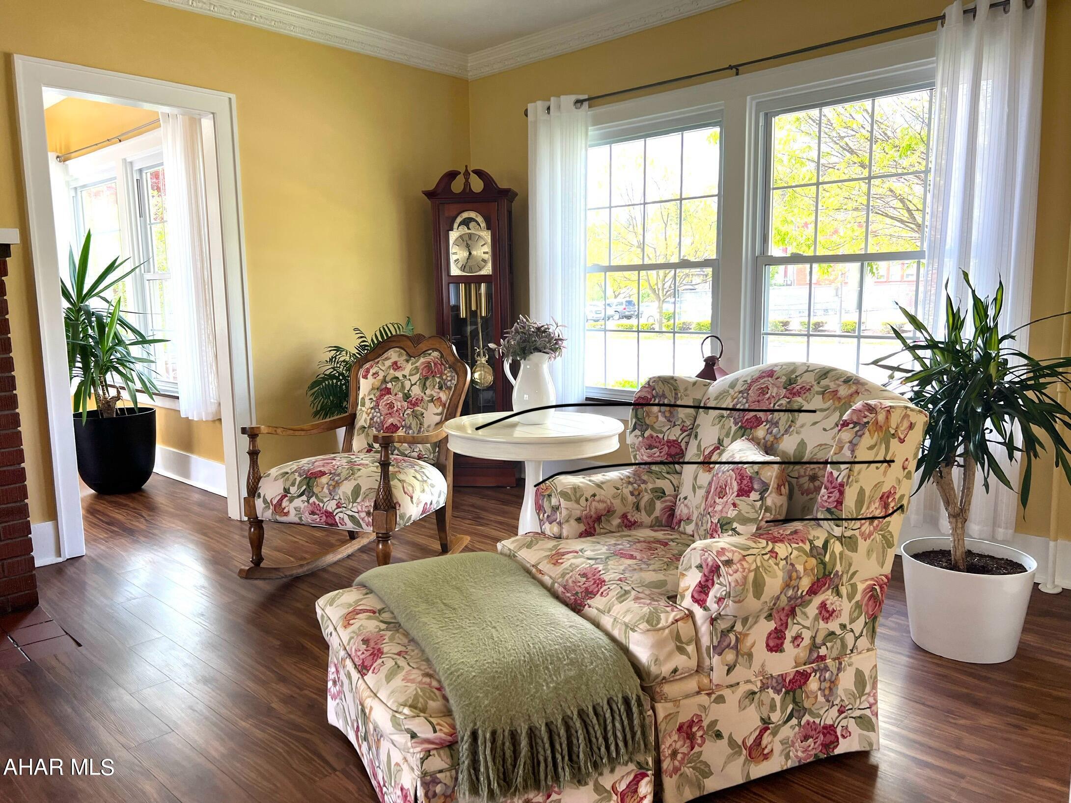 Baker Mansion - Residential