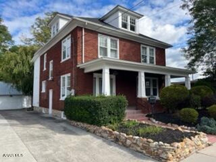 LOOKING FOR A BRICK CRAFTSMAN HOME IN THE BEAUTIFUL BOROUGH OF BEDFORD THIS HOME IS A VERY COZY 4 BEDROOM 2 FULL BATHS .HAS UPDATED BATHROOMS AND KITCHEN . ALSO NICE SUNROOM AND SPACIOUS DECK AND COVERED FRONT PORCH. ITS SETS ON .33 ACRE LOT AND RUNS TO ALLEY. 1 CAR GARAGE WITH OFF STREET PARKING WITHPRIVATE DRIVEWAY 
AND WALKING DISTANCE TO GIANT EAGLE, CHURCHES ,SCHOOL AND DOWN TOWN HISTORICAL BEDFORD. THIS HOME HAS OAK HARDWOOD FLOORS UNDER CARPET THROUGHOUT .