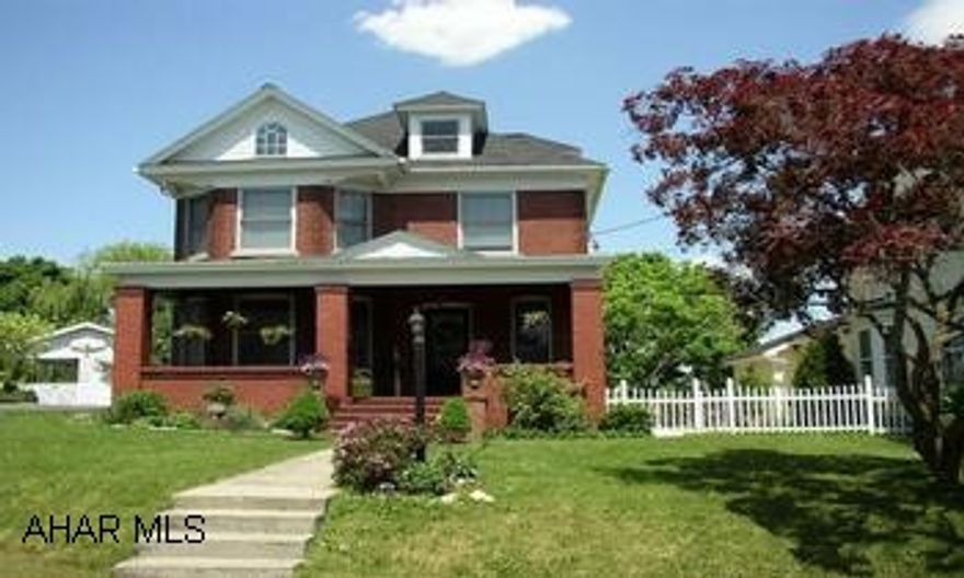 HOLLIDAYSBURG BOROUGH. ALL BRICK 3 STORY. TOTALLY REFURBISHED  FOUR BEDROOM, NEWER C/A, WINDOWS AND SHINGLES. INTERIOR FEATURES HARDWOOD FLOORS, DOUBLE STAIR CASE, GAS FP, AND 2ND  FLOOR LAUNDRY ROOM. HOLLIDAYSBURG BOROUGH. ALL BRICK 3 STORY. TOTALLY REFURBISHED FOUR BEDROOM, NEWER C/A, WINDOWS AND SHINGLES. INTERIOR FEATURES HARDWOOD FLOORS, DOUBEL STAIR CASE, GAS FP, AND 2ND FLOOR LAUNDRY ROOM.