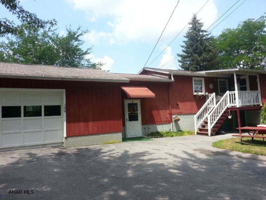 Well built home by current owners for their retirement in a semi private location. Good neighborhood, minimal yard work, and easy access to 99 and/or shopping. Add some of your own personal touches to make this the dream home you've been looking for. Call today to set up a tour of the inside.