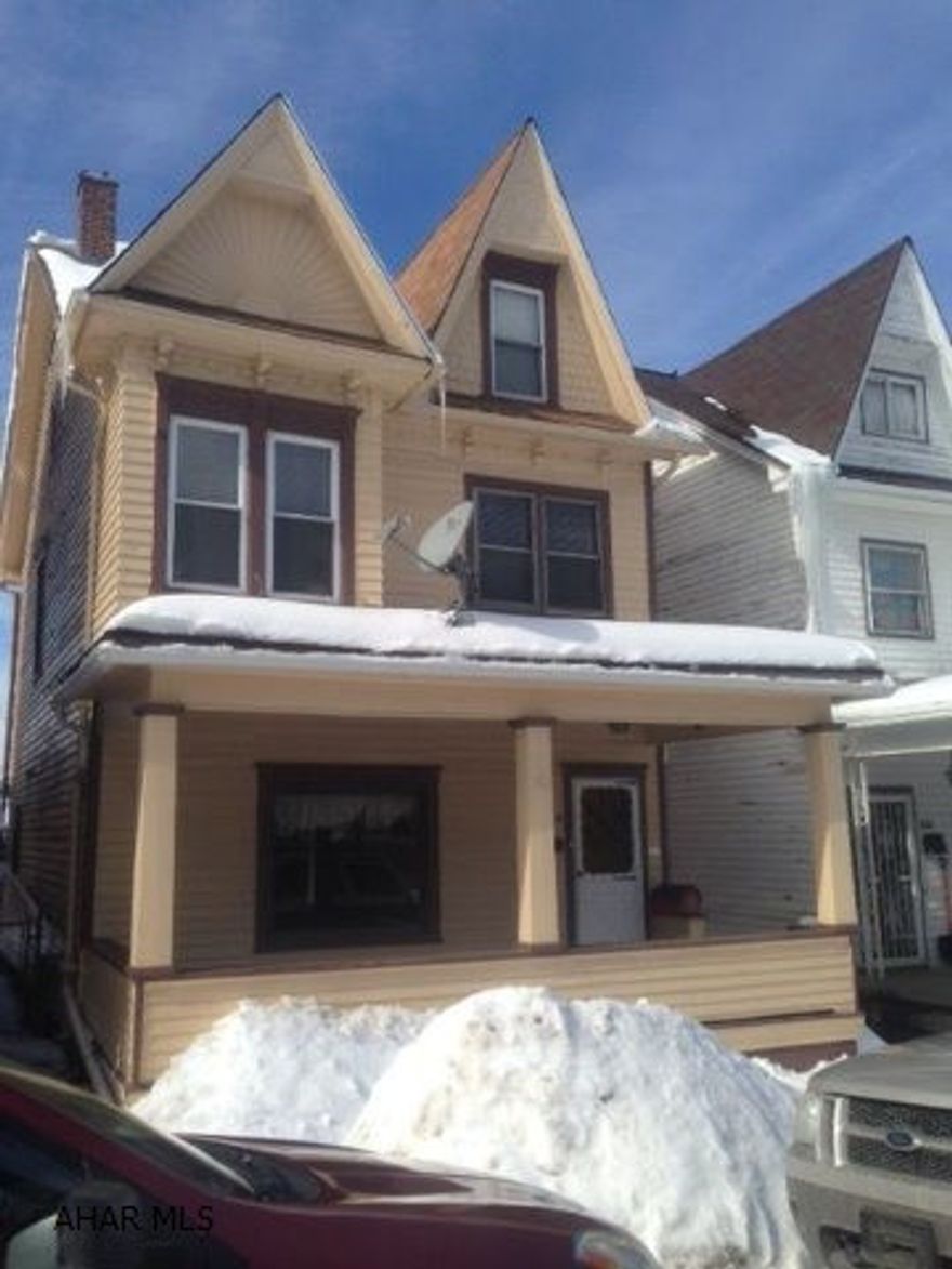 Solid affordable house for 1st time buyer. Nice room sizes and closets. New windows, new paint, new kitchen floor. Great rental possibilities as well.