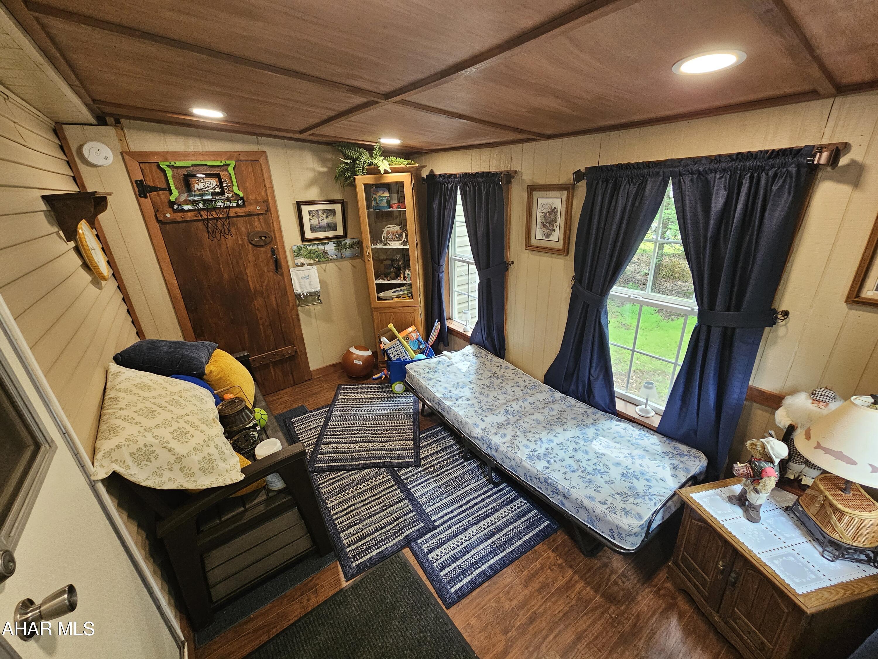 Glendale Yearound - Residential