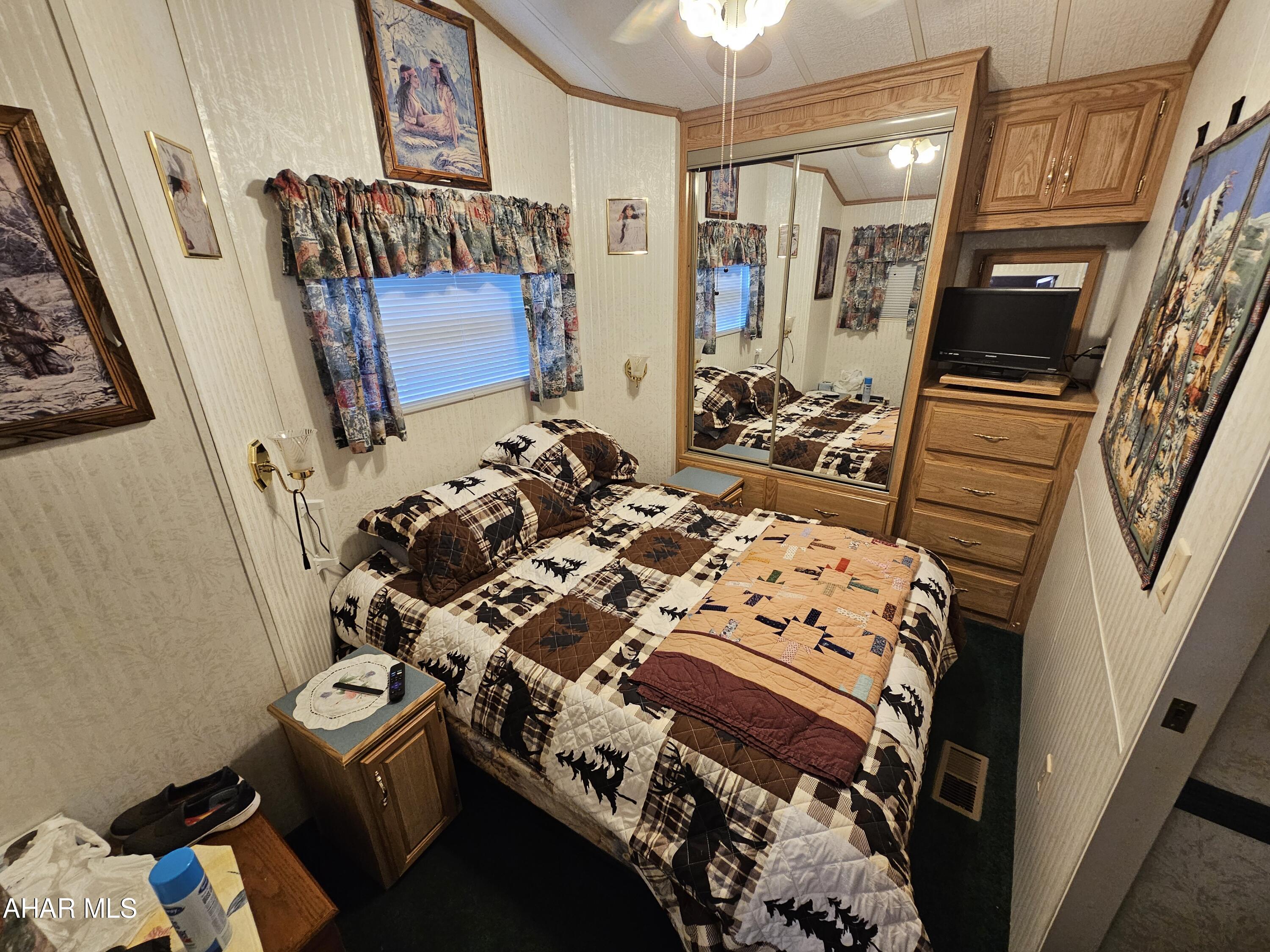 Glendale Yearound - Residential