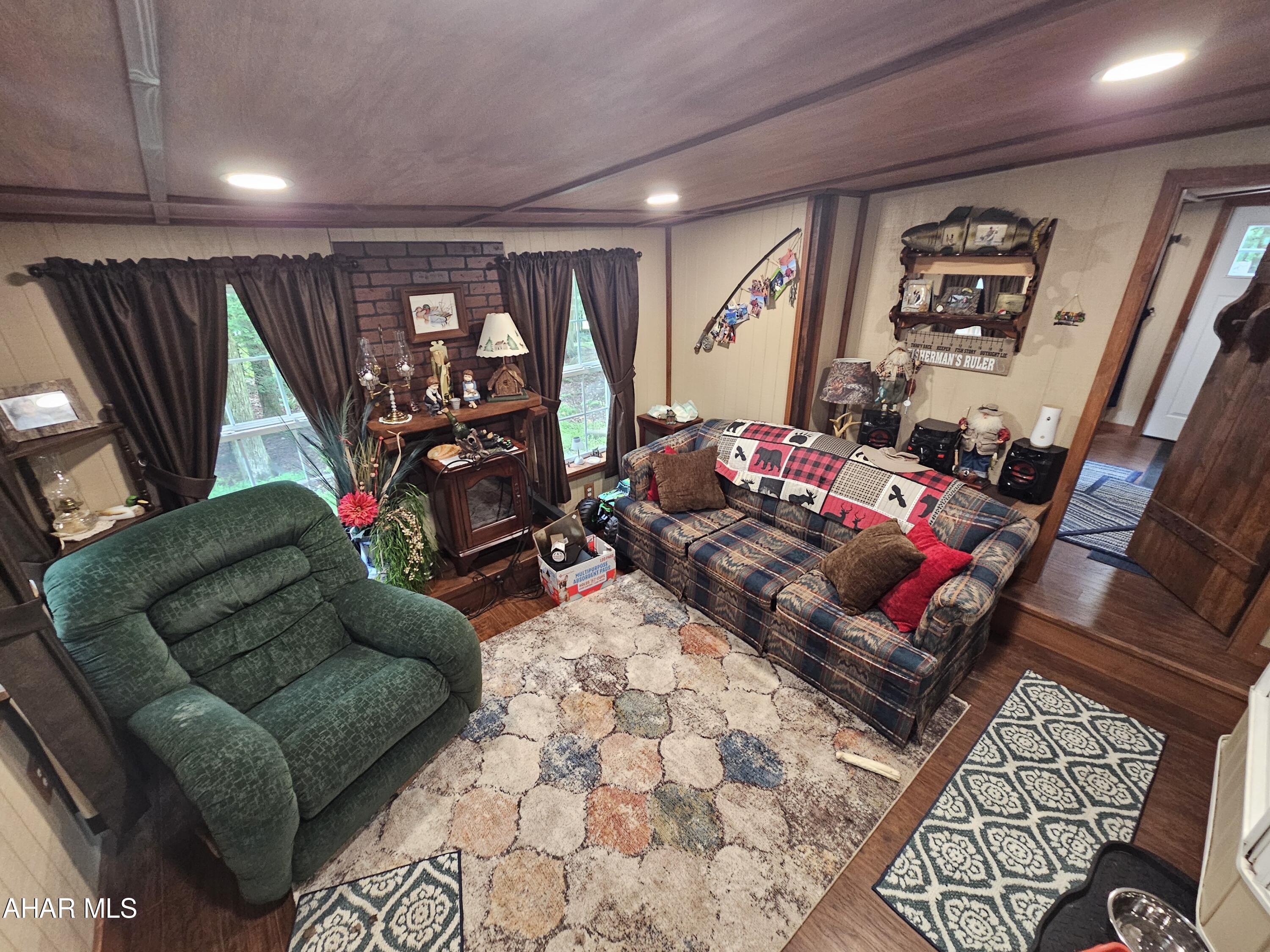 Glendale Yearound - Residential