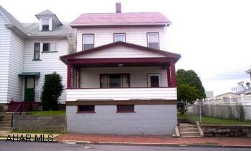 4 Bedroom, 2.5 story, 1.75 baths, detached garage, fenced yard, appliances included, excellent condition. Ready to move into.  Wall to wall carpeting, large eat in kitchen with built in range top and oven.  Full bath second floor, .75 bath on first floor.  Covered patio area, detached garage with opener, and fenced yard.  Stove, ref, washer, dryer included.