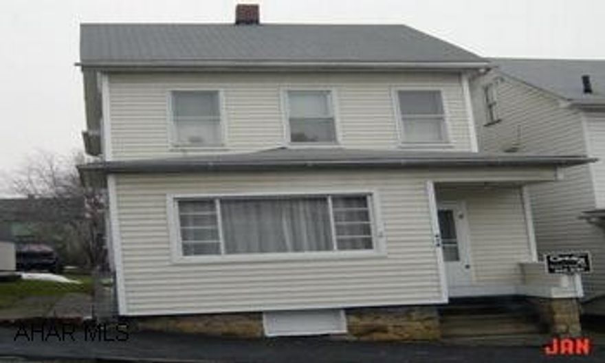 Great Starter Home-Vinyl Siding-Clean -well maintained-2 enclosed porches