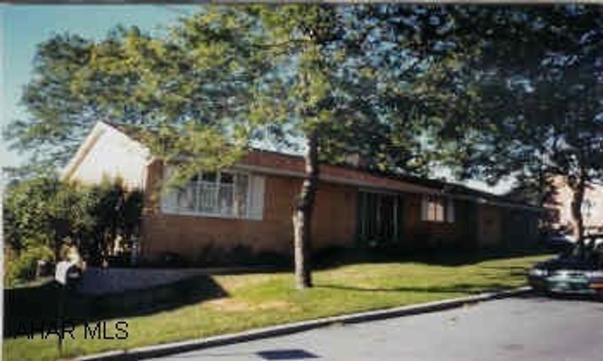 EXTREMELY WELL MAINTAINED HOME IN QUIET RESIDENTIAL NEIGHBORHOOD. ONE STORY LIVING AT ITS BEST. POSS. DELAYED POSSESSION.