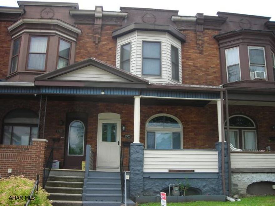 Seller will pay both transfer taxes with full price offer. Move in ready, nicely refurbished. Make this yours, will be lower than what your paying for rent. Rear off street parking. Open floor plan w/sky lights.