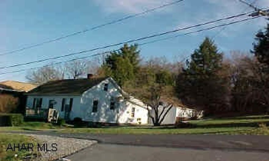 Beautiful - move right in. 1st floor laundry large lot.