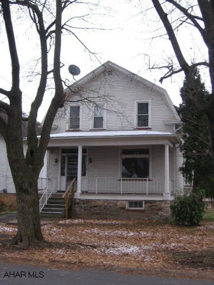 Nice home in a nice neighborhood that needs a little work and some TLC. 4 bedrooms, large livingroom and a cute eat-in kitchen. 2 car detached garage on level lot. It's all there to make this a nice family home. Close to everything.